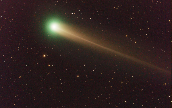 Komet Lovejoy am 28.11.2013
Aufgenommen vom Weerberg zwischen 4:45 und 5:38 - gesamt 40 Minuten (20x2min). Hintergrund und Komet separat in PI gestackt und in PS zusammengeführt. 
