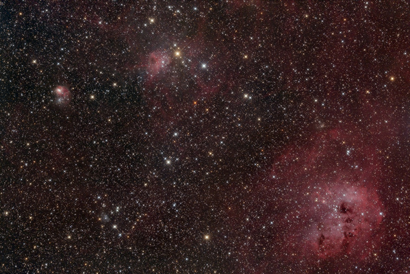 IC 417, IC 410
3 Tiere im Weltraum: Die Spinne (IC417), die Fliege (NGC1931) und die Kaulquappen in IC410. Zum Abschluss der rekordverdächtigen Schönwetterperiode fur ich nochmal auf den Weerberg rauf, um diese interessante Region zu fotografieren. Wegen der vielen hellen Sterne war die Bildbearbeitung sehr schwierig.
Schlüsselwörter: IC 417, IC 410