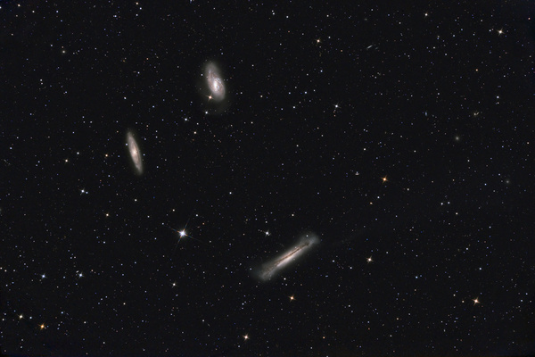 M65, M66, NGC3628, Leo-Triplett
Eine Neubearbeitung aufgrund akutem Schlechtwetters
Schlüsselwörter: M65, M66, NGC3628, Leo-Triplett