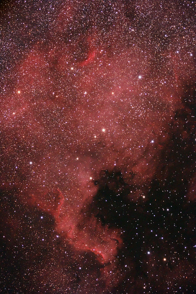 NGC7000, Nordamerikanebel
Da Babysitten offenbar immer mit wolkenlosem Himmel koinzidiert, musste ich wieder mal in meinem Garten fotografieren. Leider konnte ich wieder nur 6 Aufnahmen machen, da Wolken aufzogen, und der Test mit 800ASA war auch nicht so toll. Trotzdem recht gut für Kleinstadtbedingungen.
Schlüsselwörter: NGC7000, Nordamerikanebel
