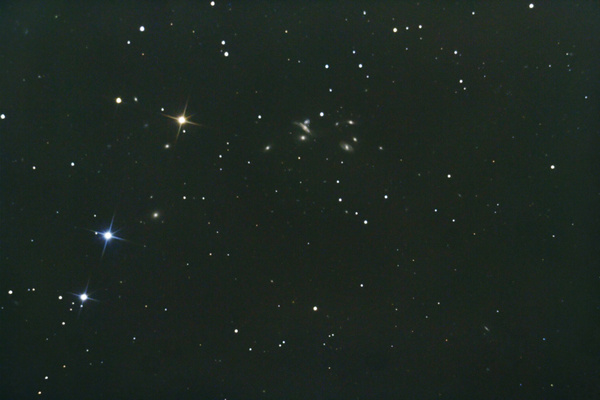 Das Copeland-Septett (NGC3745,3746,3748,3750,3751,3753,3754) vom 11.04.2007
Aufgrund einer etwas dürftigen Sternenkarte gestaltete sich das Auffinden dieser Galaxiengruppe etwas - wie soll ich es treffend ausdrücken - "anstrengend". Der Aufwand hat sich jedoch gelohnt.
