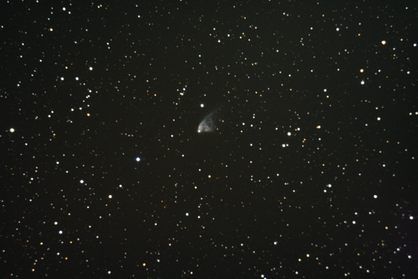 Hubble's variabler Nebel (NGC2261) vom 24.12.2006
Dieser veränderliche Nebel schaut jedes Jahr etwas anders aus! Eine der wenigen Ausnahmen am nächtlichen Firmament. Bis zur nächsten Aufnahme.

