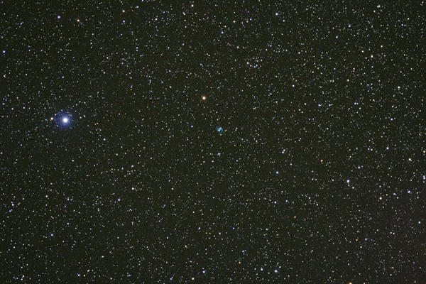 Der kleine Hantel-Nebel M76, (NGC651).
