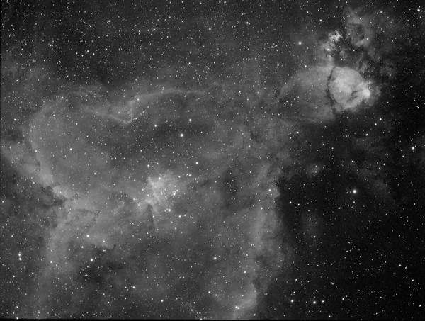 Melotte 15 im Herznebel IC 1805
H Alpha Aufnahme von Hall in Tirol aus (Licht!) und zunehmendem Mond
Schlüsselwörter: Herznebel, Melotte 15, IC1805