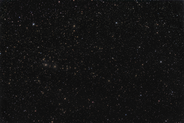NGC1272, Perseus-Galaxienhaufen
Auch für den 10"-Newton etwas ambitioniert, da die meisten Galaxien doch klein und ohne Details sind. Trotzdem erstaunlich, wie viele kleinste Sterneninseln sich in der Gegend tummeln.
Schlüsselwörter: NGC1272, Perseus-Galaxienhaufen