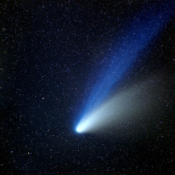 Hale Bopp
Mit 300mm werden bereits gut die Details im Staubschweif sichtbar.
Schlüsselwörter: Hale Bopp, Komet