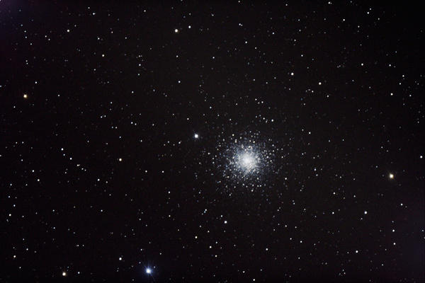 M15
M15 ist ein relativ dichter Kugelhaufen im Sternbild Pegasus
Schlüsselwörter: M15