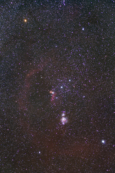 Sternbild Orion, Barnards Loop
Orion ist das prägnanteste Wintersternbild und enthält eine Fülle von Deep-Sky-Objekten. Barnards Loop ist ein großer, ausgedehnter Gasnebel.
Schlüsselwörter: Sternbild Orion, Barnards Loop