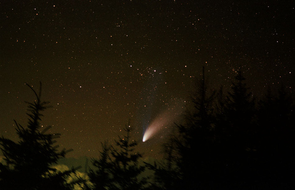 Komet Hale-Bopp-Untergang am 08.04.1997.
Um weiter beobachten zu können, hätte ich eine Motorsäge benötigt.
Schlüsselwörter: Komet, Hale-Bopp, Gasschweif