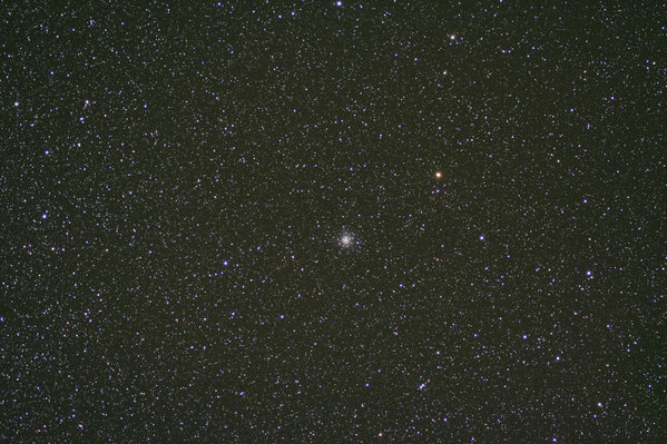 Der Kugelsternhaufen M56, (NGC6779).
