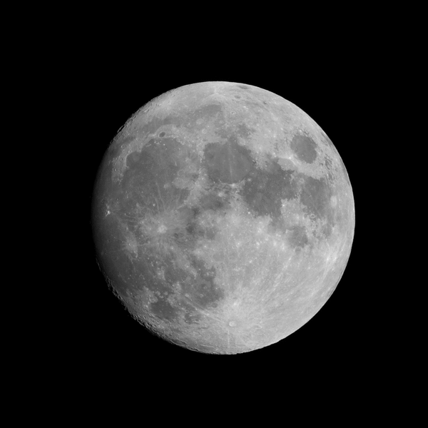 Zunehmender Mond am 7. April 2009
Im April habe ich mein neues Teleskop am Easy-Objekt Mond probiert. Dabei ist dieses Resultat herausgekommen. Nun mit LR und PS CS3 verfeinert!
Schlüsselwörter: Mond, Refraktor, zunehemnd